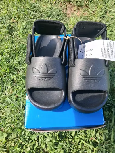 Sandalias negras para niños Adidas con logo - miniatura 1