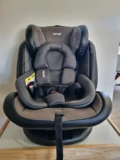 Silla de Auto Infanti Gris con Protección - miniatura 4