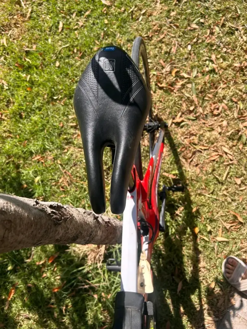 Bicicleta de ruta Wilier roja y blanca - 6