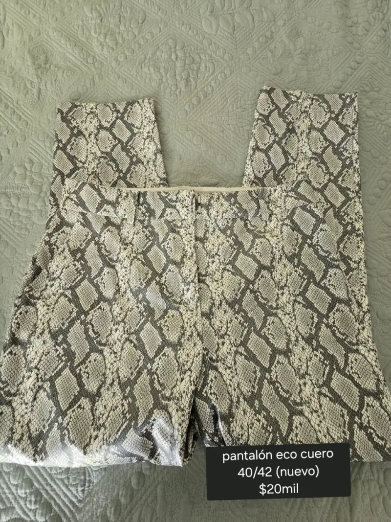 Pantalón eco cuero estampado serpiente talla 40/42 - 2