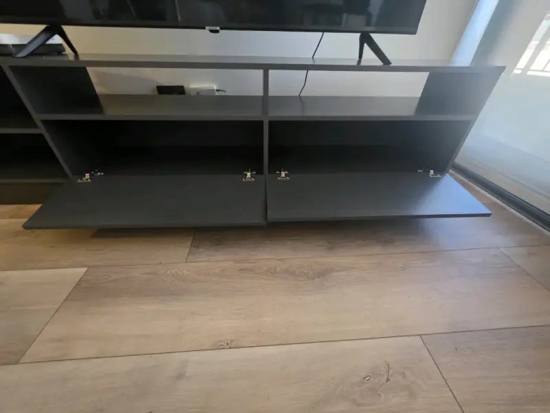 Mueble de TV moderno negro con almacenamiento - 3