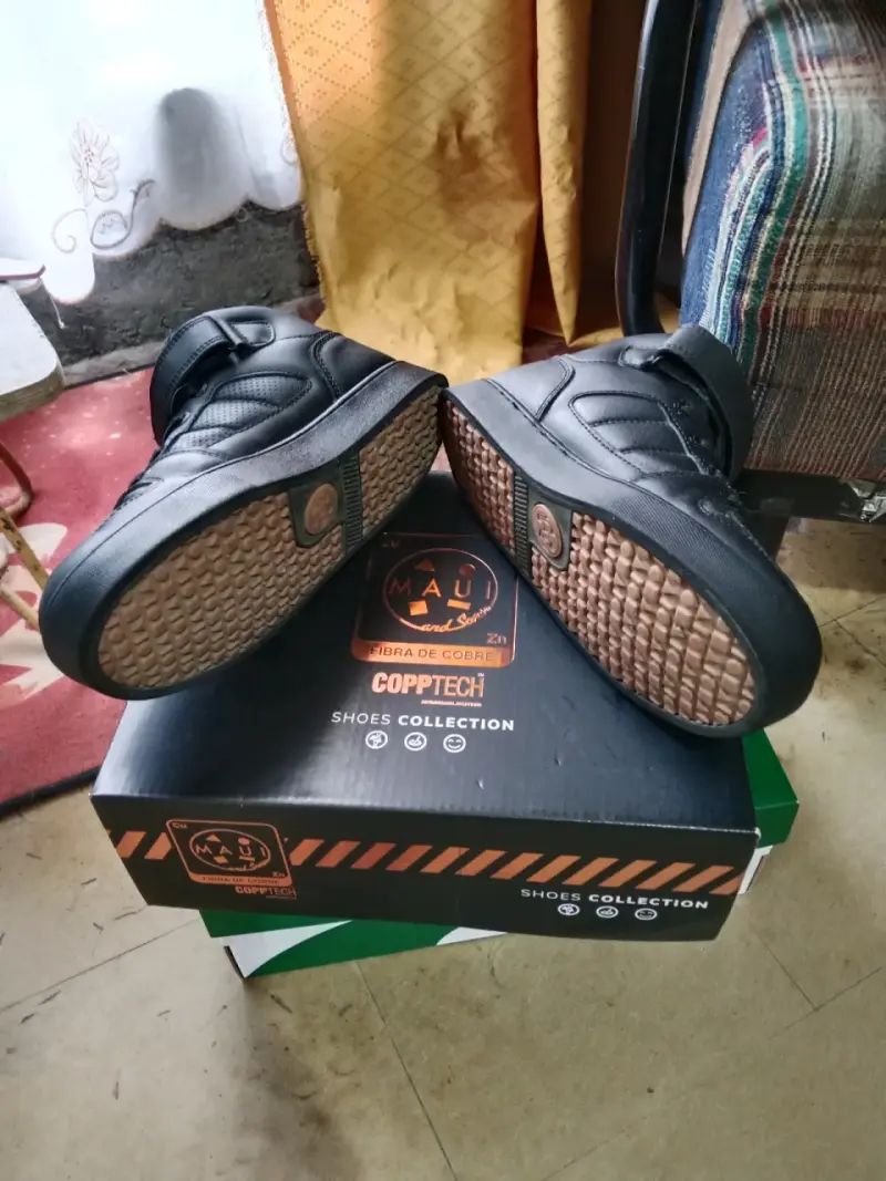 Zapatillas negras de cuero Maui and Sons - 2