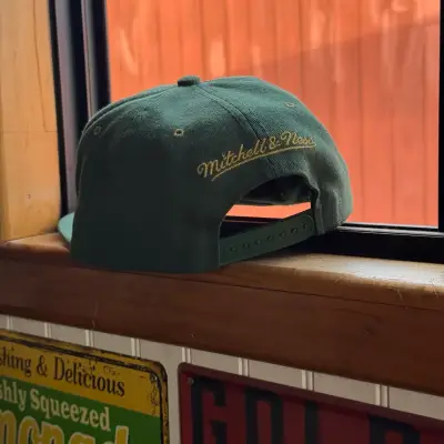 Gorra verde Milwaukee Bucks Mitchell & Ness - miniatura 3