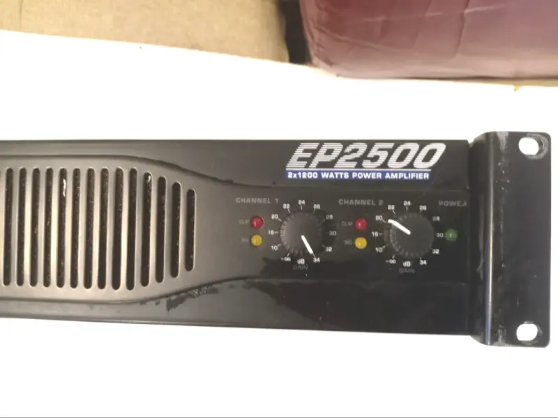 Amplificador de Potencia Behringer EP2500 2x1200W - 1