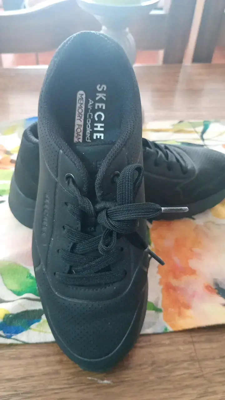 Zapatillas negras Skechers con Memory Foam - 2