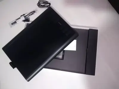 Tableta Gráfica Huion Inspiroy New 1060 Plus - miniatura 1