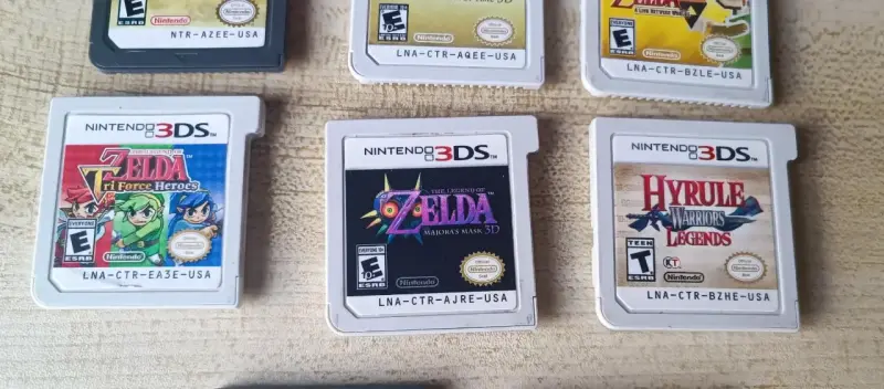Nintendo 3DS Consola  + juegos de Zelda - 3