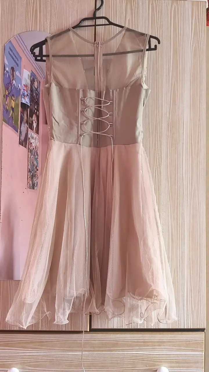 Vestido de fiesta corto color beige con encaje - 2