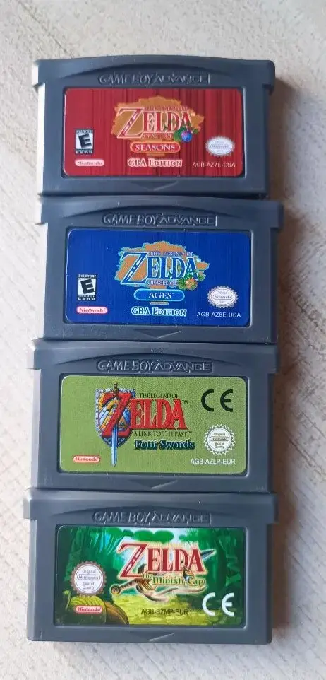 Nintendo DS Lite + juegos de Zelda + estuche - 2
