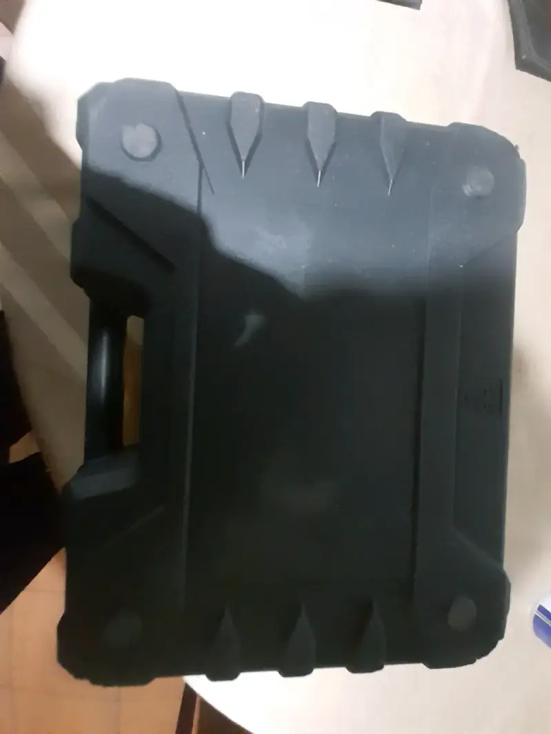 Hidrolavadora portátil con estuche resistente