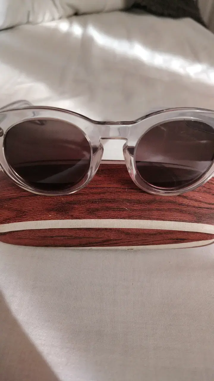 Gafas de Sol Transparentes con Lentes Oscuros - 1