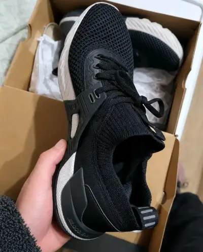 Zapatillas deportivas Under Armour negras y blancas - miniatura 2