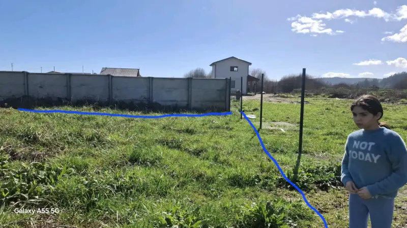 Sitio plano de 20x20 aprox en laraquete