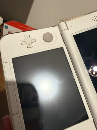 Nintendo 3DS XL Mario White Edition con caja - miniatura 4