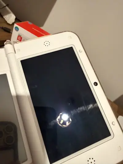 Nintendo 3DS XL Mario White Edition con caja - miniatura 5