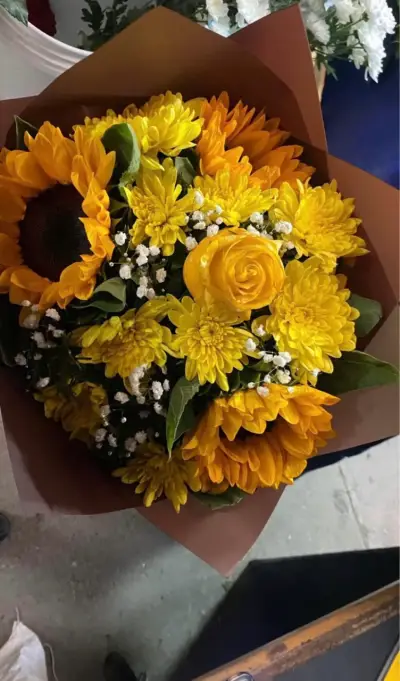 Ramo de flores amarillas - miniatura 3