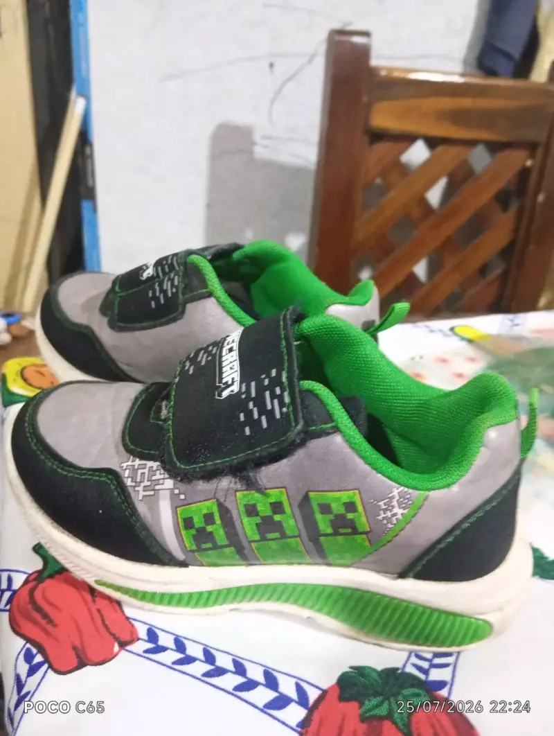 Zapatillas infantiles Minecraft verde y gris - 2