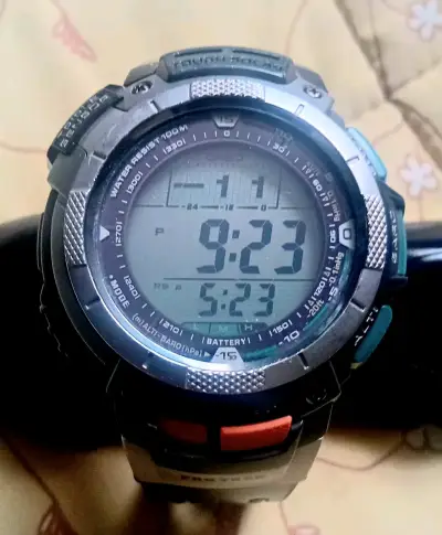 Reloj Casio Pro Trek Solar Digital - miniatura 1