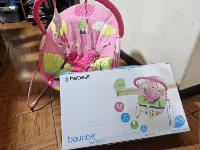 Silla mecedora para bebé Bebesit rosa - miniatura 1