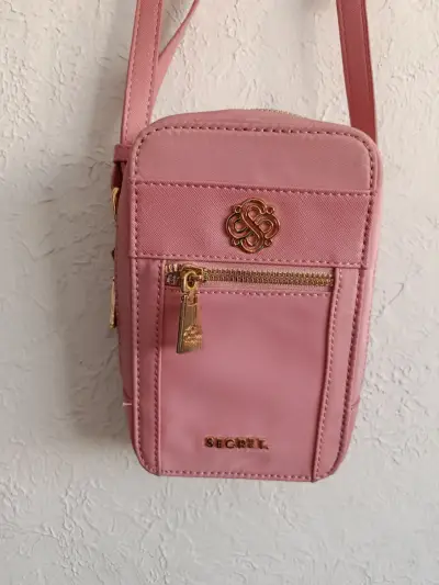 Bolso cruzado rosa Secret con detalles dorados - miniatura 2