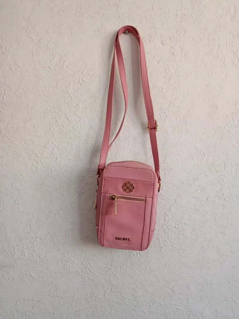 Bolso cruzado rosa Secret con detalles dorados - 4