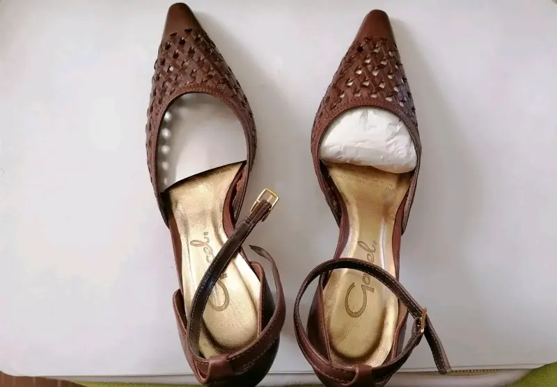 Zapatos Cafe con Diseño Trenzado - 1