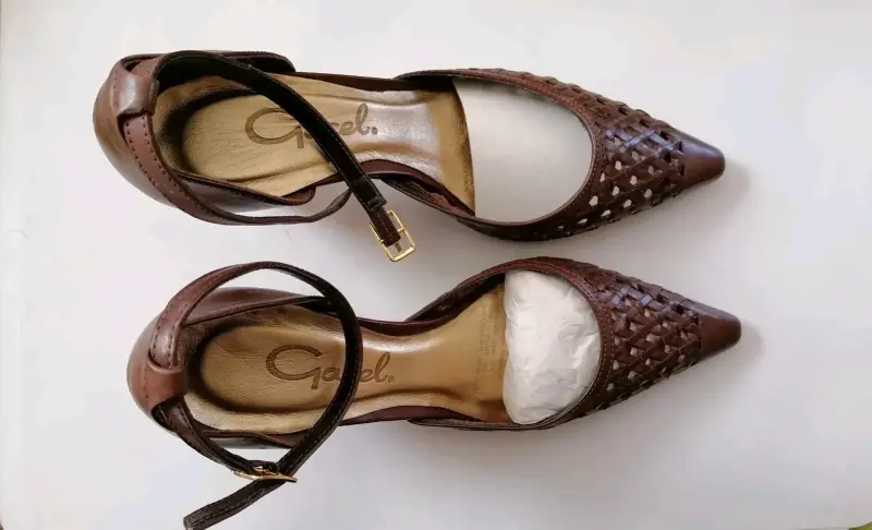 Zapatos Cafe con Diseño Trenzado - 2