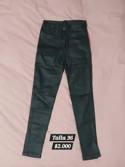 Jeans para mujer talla 36 en buen estado - miniatura 4