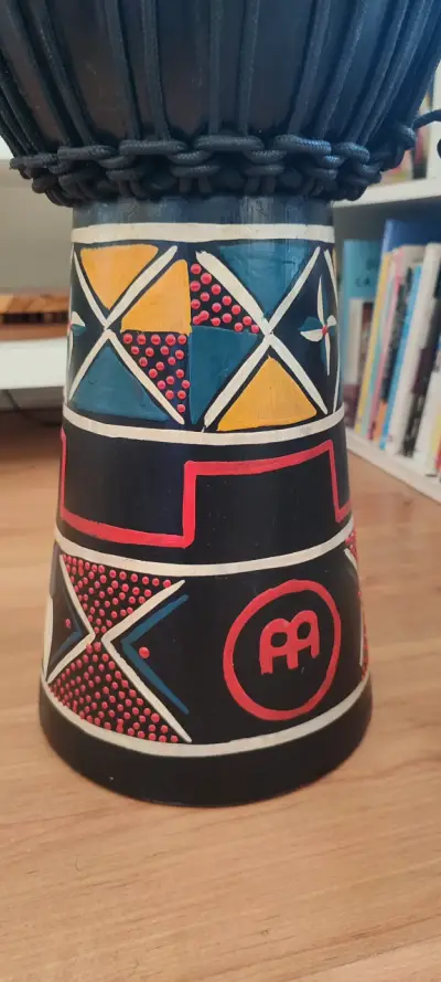 Djembe Meinl 10" Madera de Caoba - Parche NUEVO - miniatura 1