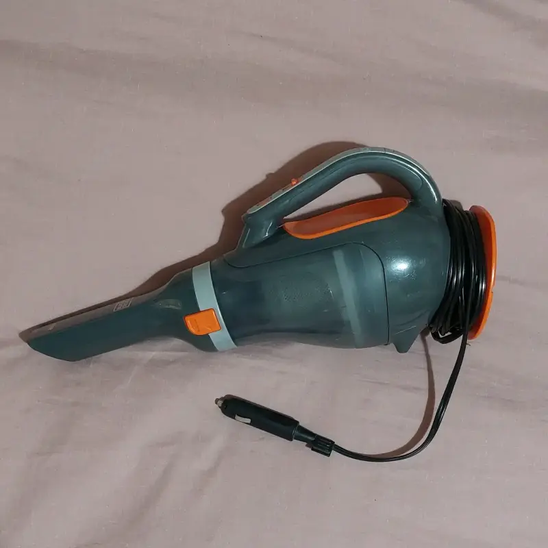 Aspiradora de Auto 12V con Accesorios - 2