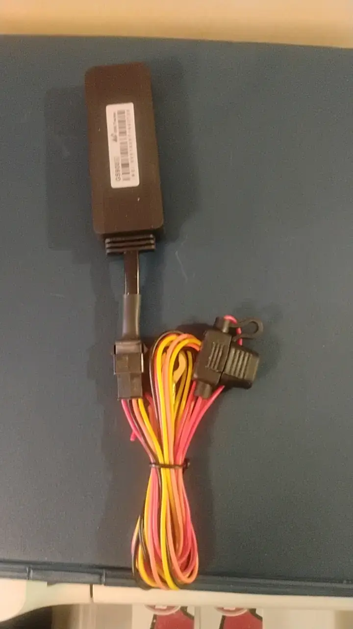 Localizador GPS para vehículos con cableado - 2