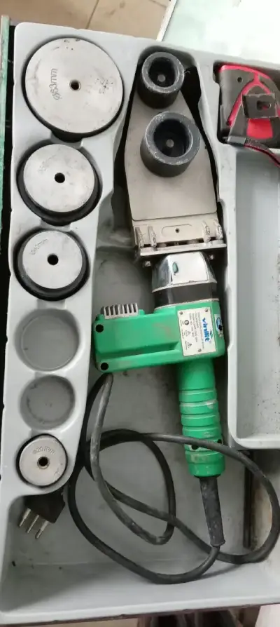 Máquina de soldadura de tubos PPR con accesorios - miniatura 1