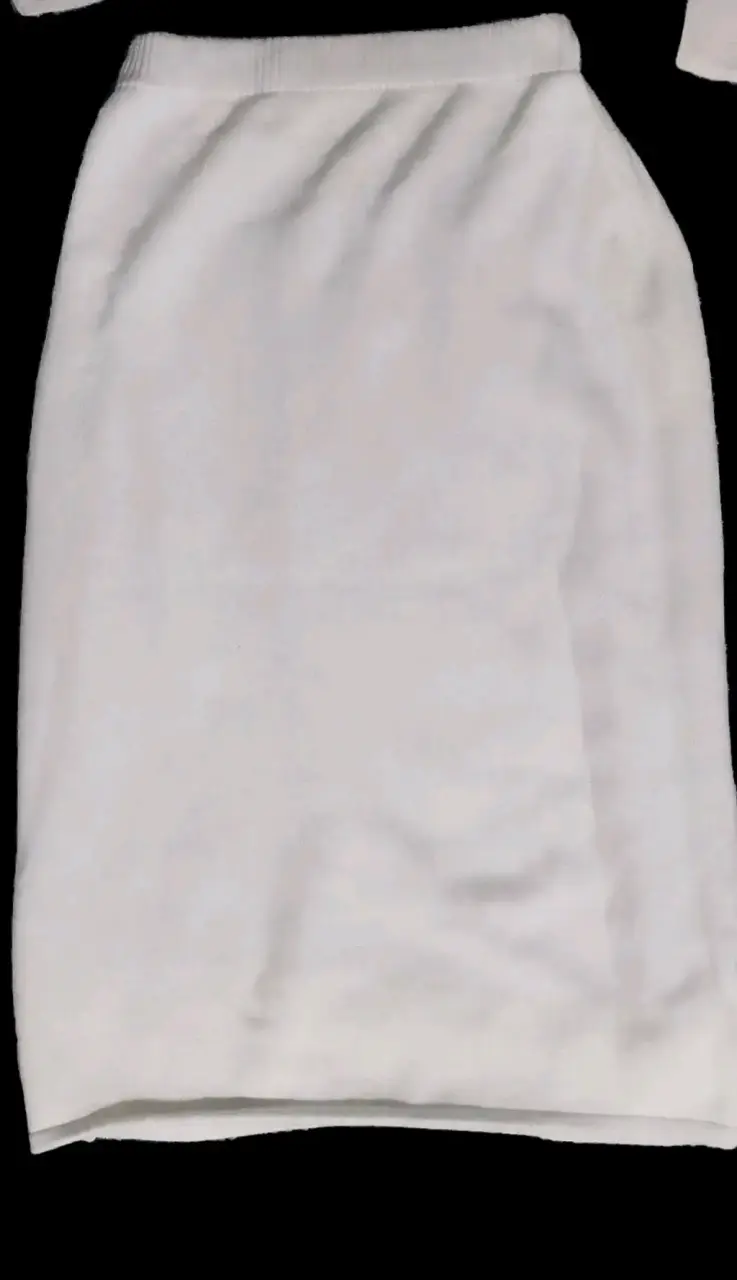 Conjunto de falda y suéter blanco para mujer - 3