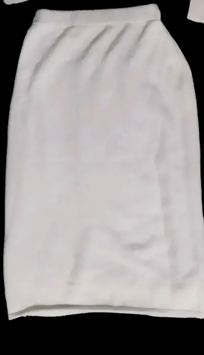 Conjunto de falda y suéter blanco para mujer - miniatura 3