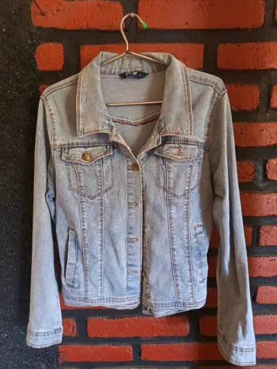 Chaqueta de mezclilla para mujer talla L - miniatura 1