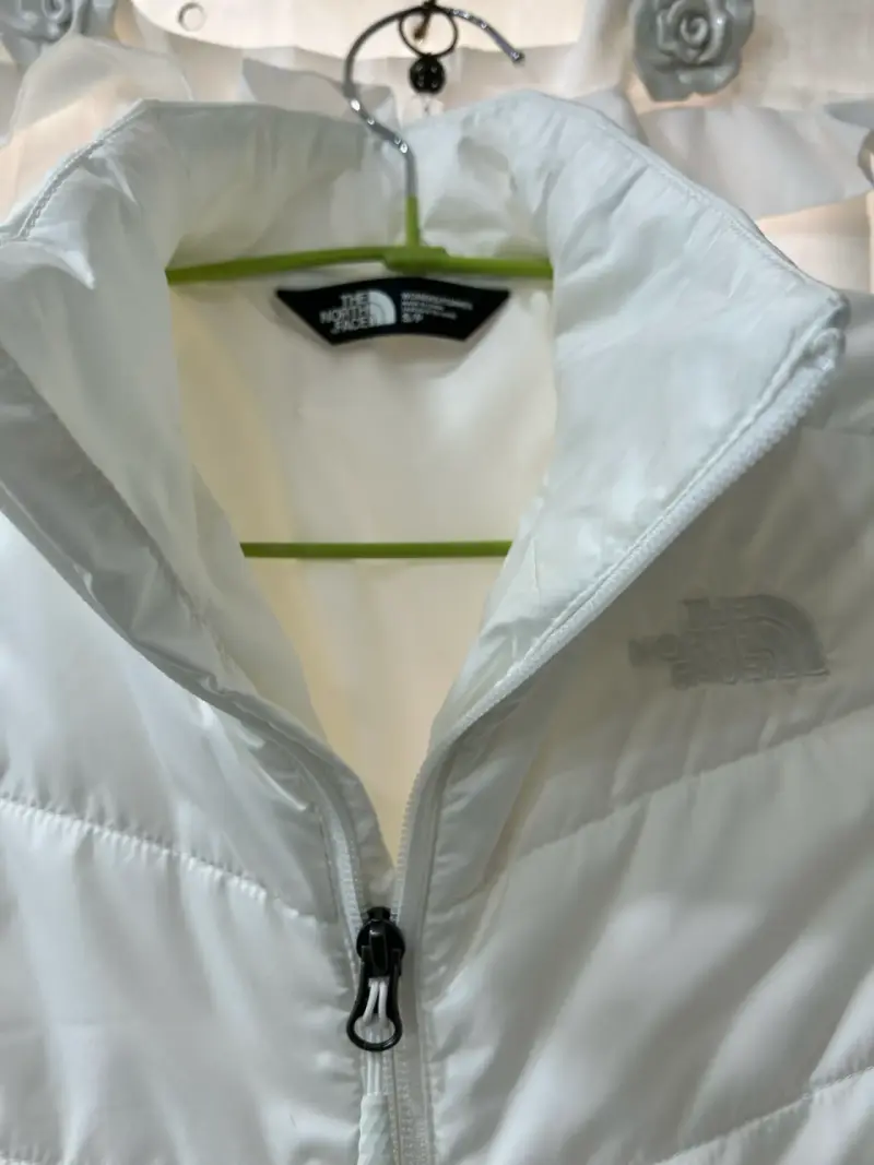 Chaqueta acolchada blanca The North Face para mujer - 2