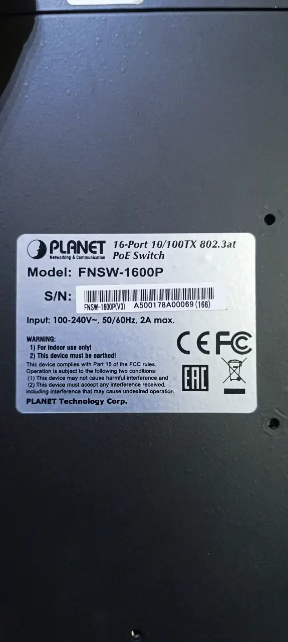 Switch PoE de 16 Puertos Planet FNSW-1600P - 1
