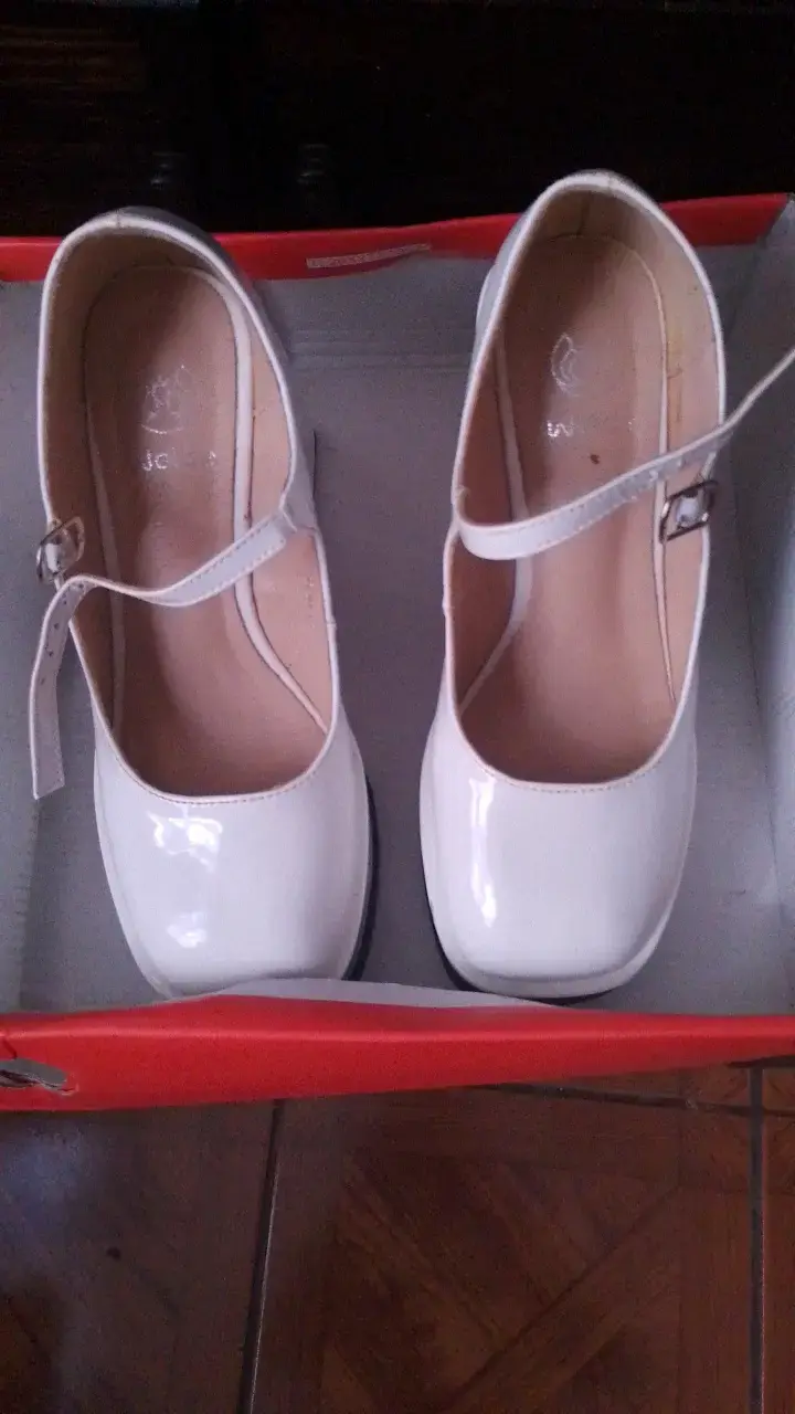 Zapatos de plataforma blancos con correa - 2