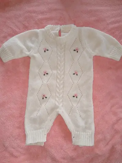Conjunto de ropa para bebé talla 0 a 3m (usada) - miniatura 3