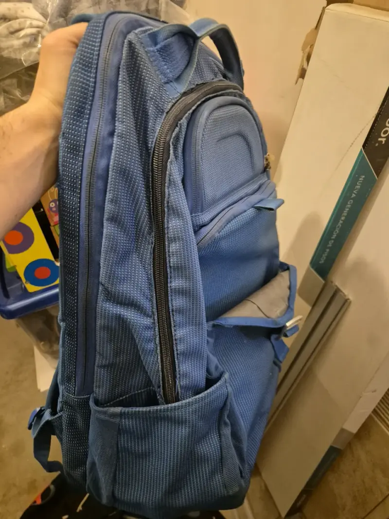 Mochila azul Thule con múltiples compartimentos - 3