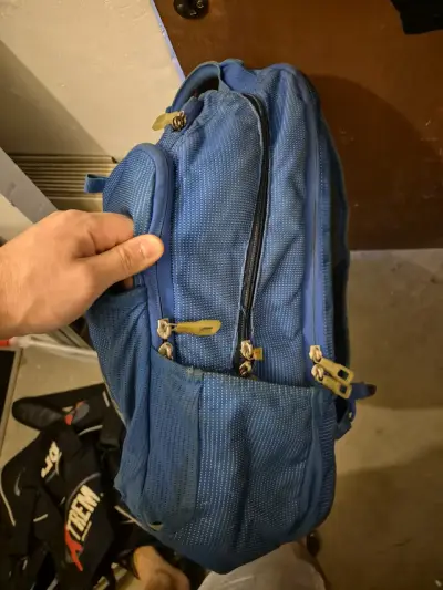 Mochila azul Thule con múltiples compartimentos - miniatura 4