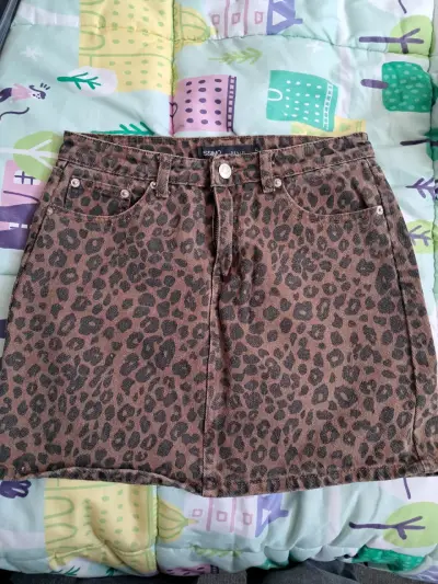 Falda de mezclilla animal print talla S nueva - miniatura 1