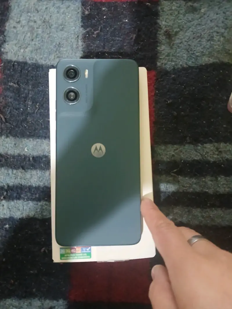 Smartphone Motorola Moto G06 con 128GB y 4GB RAM - 5