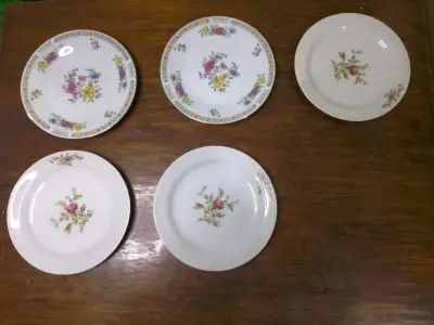 Juego de platos de porcelana con diseño floral - miniatura 3