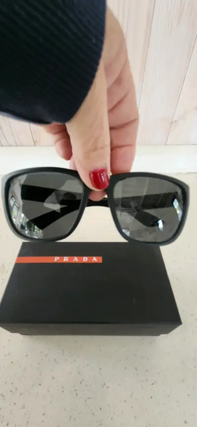 Prada original linea Rossa. Comprado en Chile. - miniatura 6