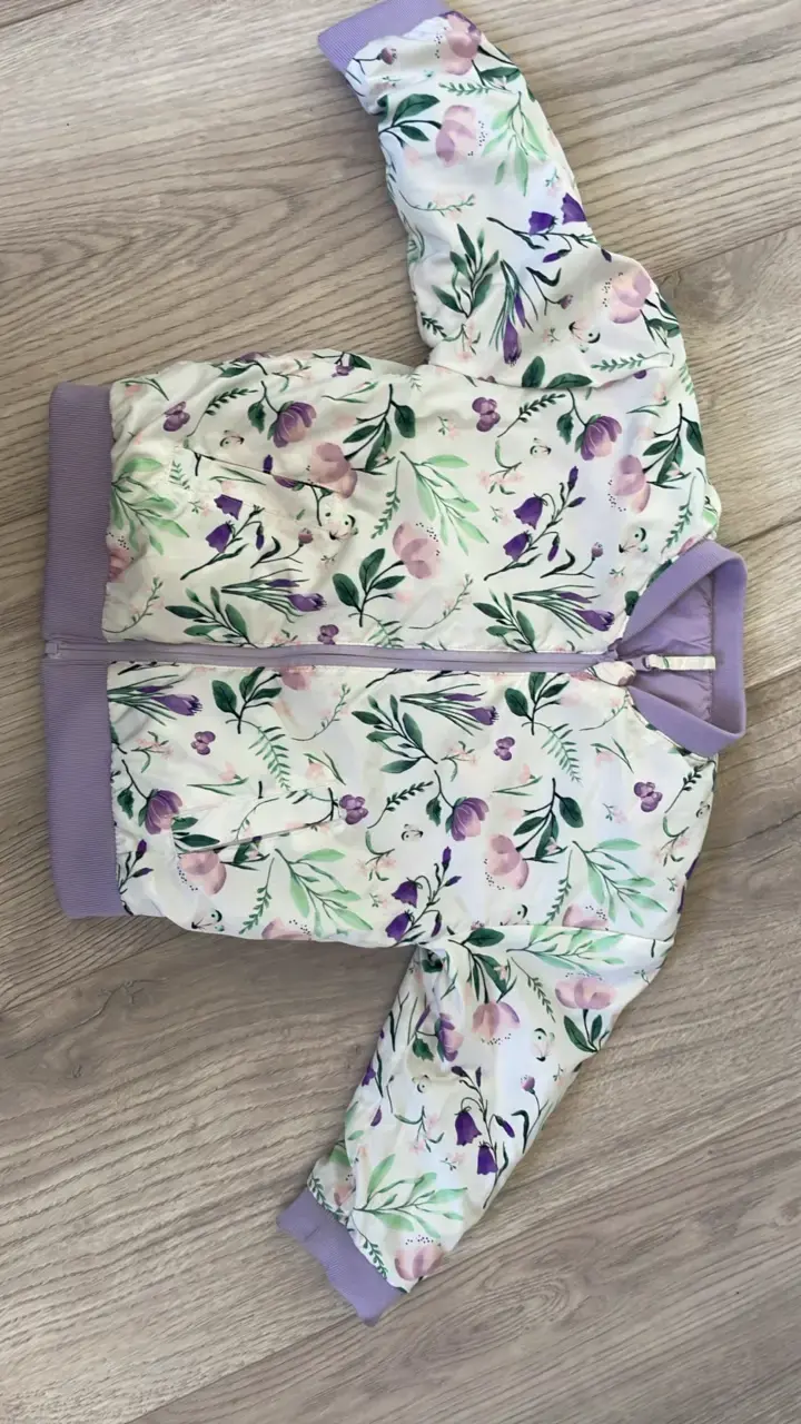 Chaqueta reversible infantil floral y lila