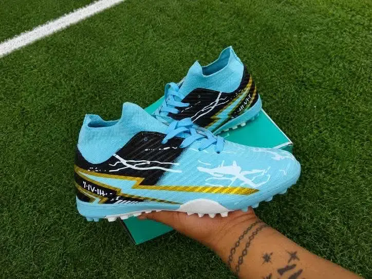 Zapatillas de fútbol turquesas para césped - 1