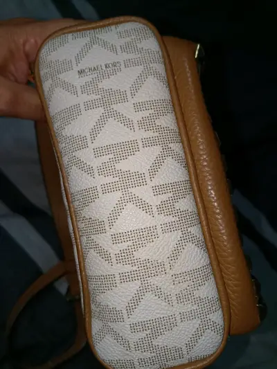 Mochila Michael Kors con tachuelas doradas - miniatura 2