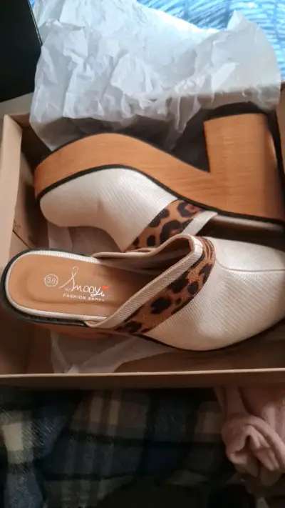 Zuecos de tacón alto animal print - miniatura 2