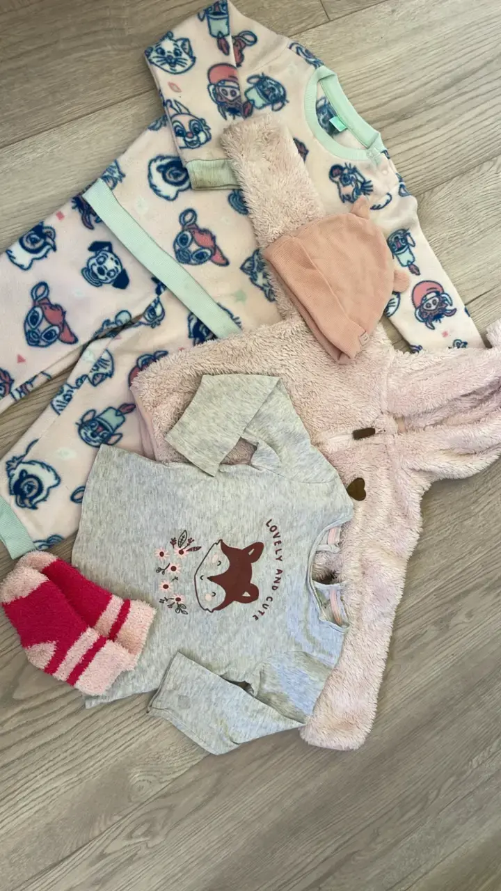 Conjunto de ropa infantil